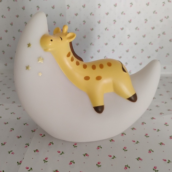 Baby /  Infant Giraffe Asleep on Moon and Stars Night Light - Battery Operated - Picture 3 of 7